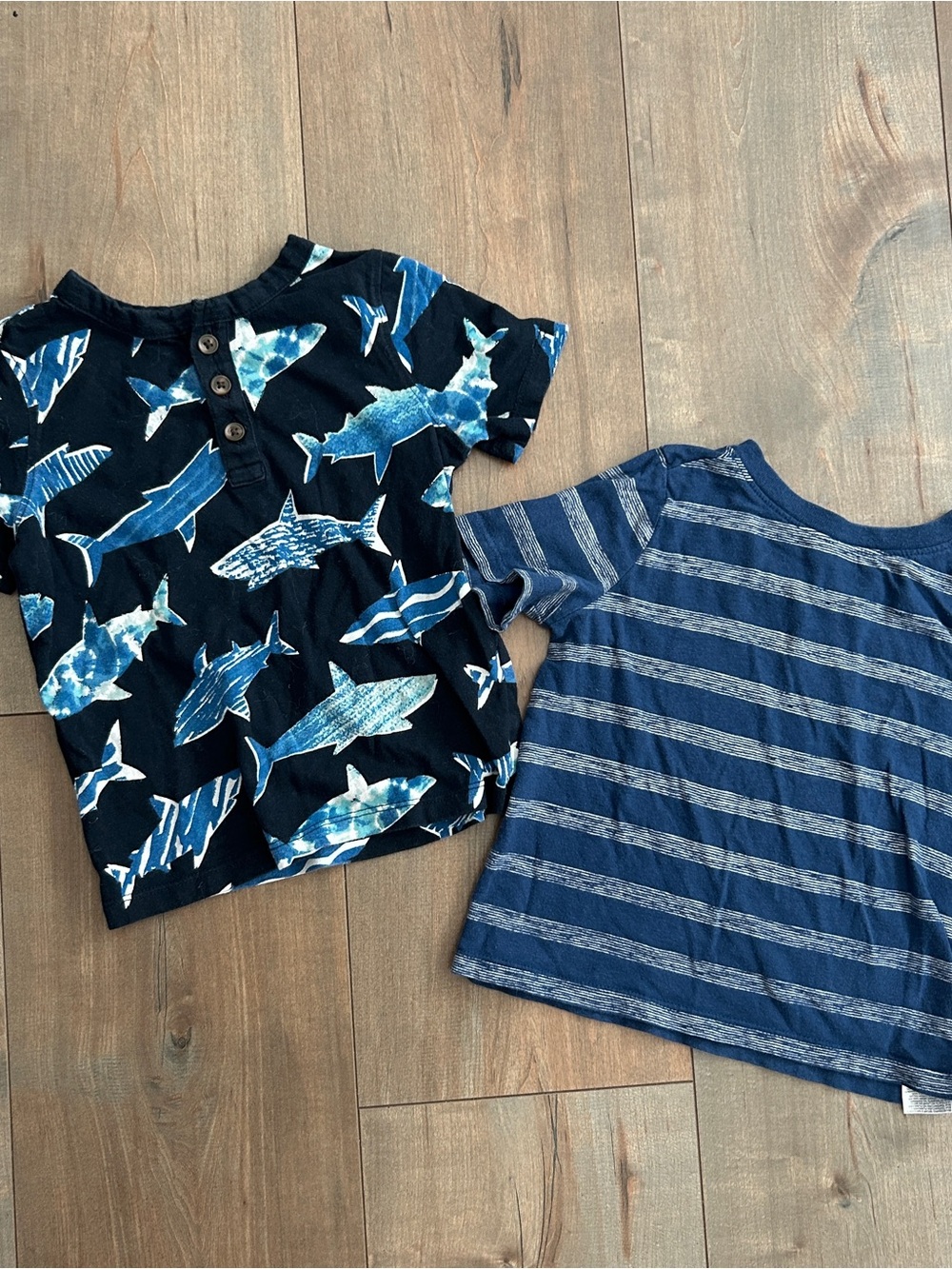 Old Navy Tees 2T